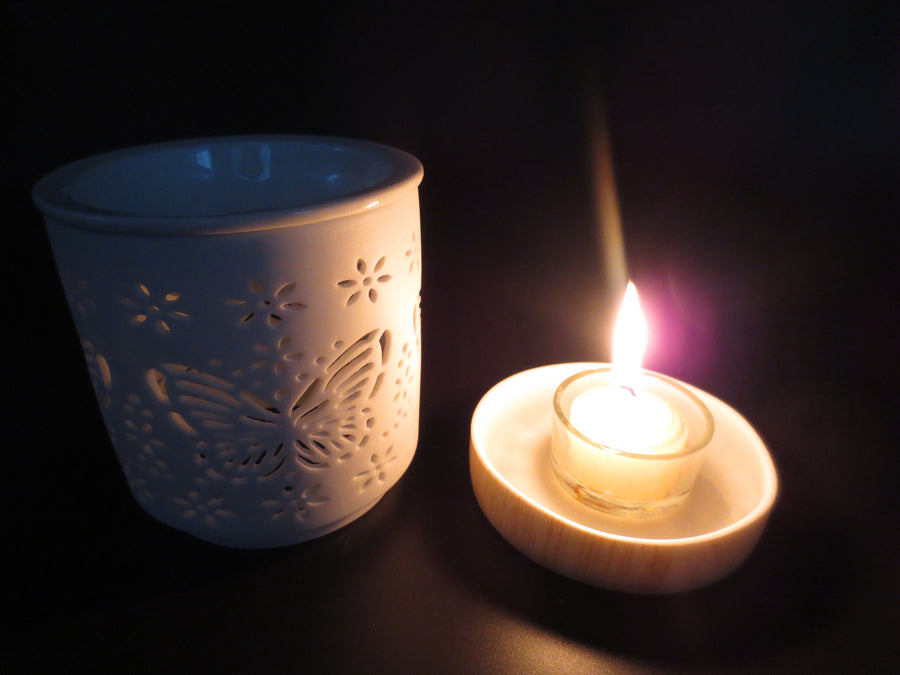 Keramische oliebrander vlinders wit