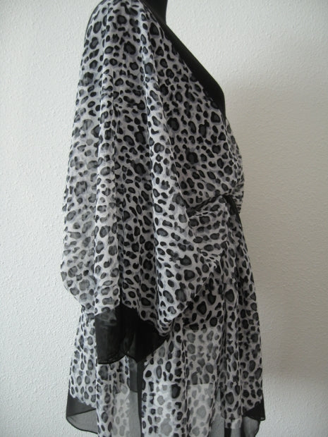 black/white blouse III