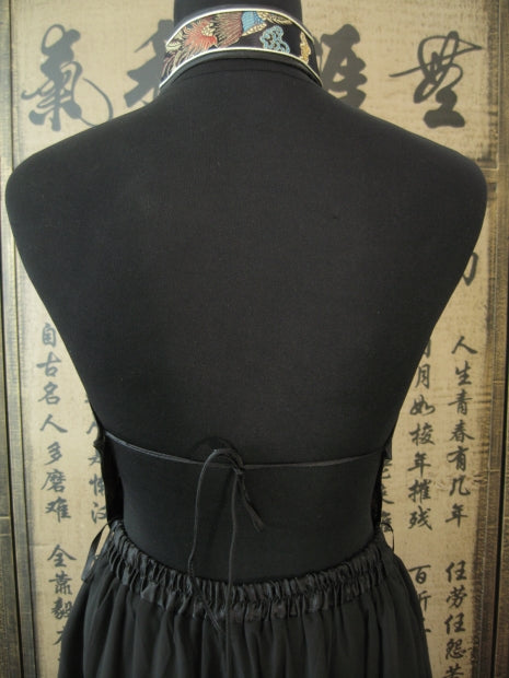 Chinese top with hole and dragon (black)