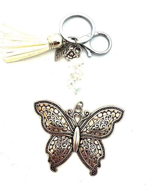 Groothandel Vlinder Sleutelhanger met Howlitestenen &amp; Witte Kwast