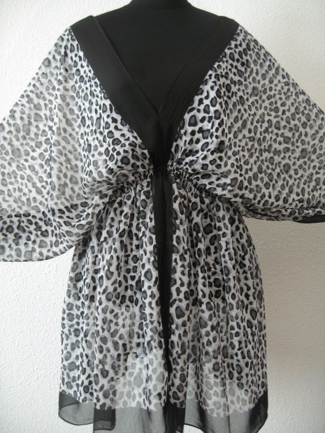 black/white blouse III
